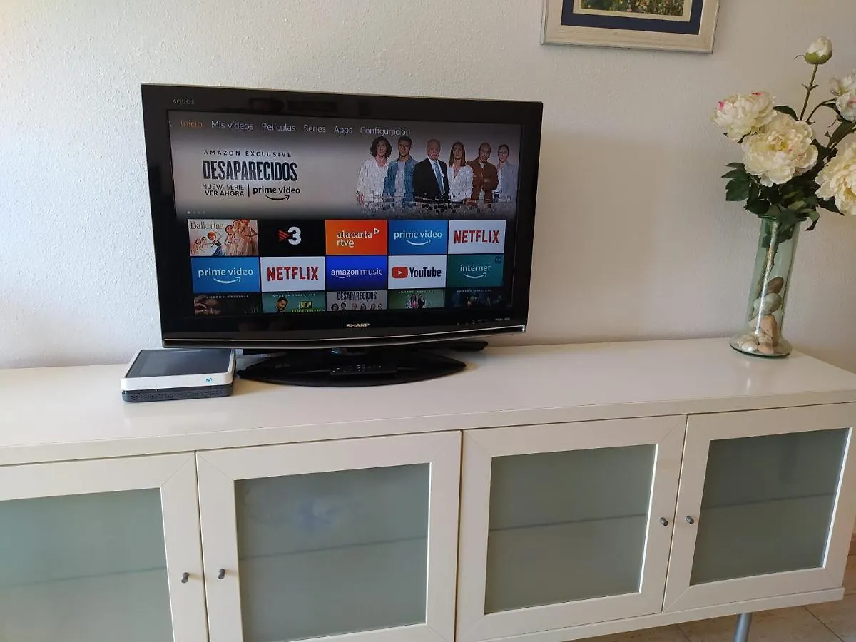 Gran terraza, jardín privado, piscina, playa cercana, wifi 300Mb, Netflix Apartamento Tarragona