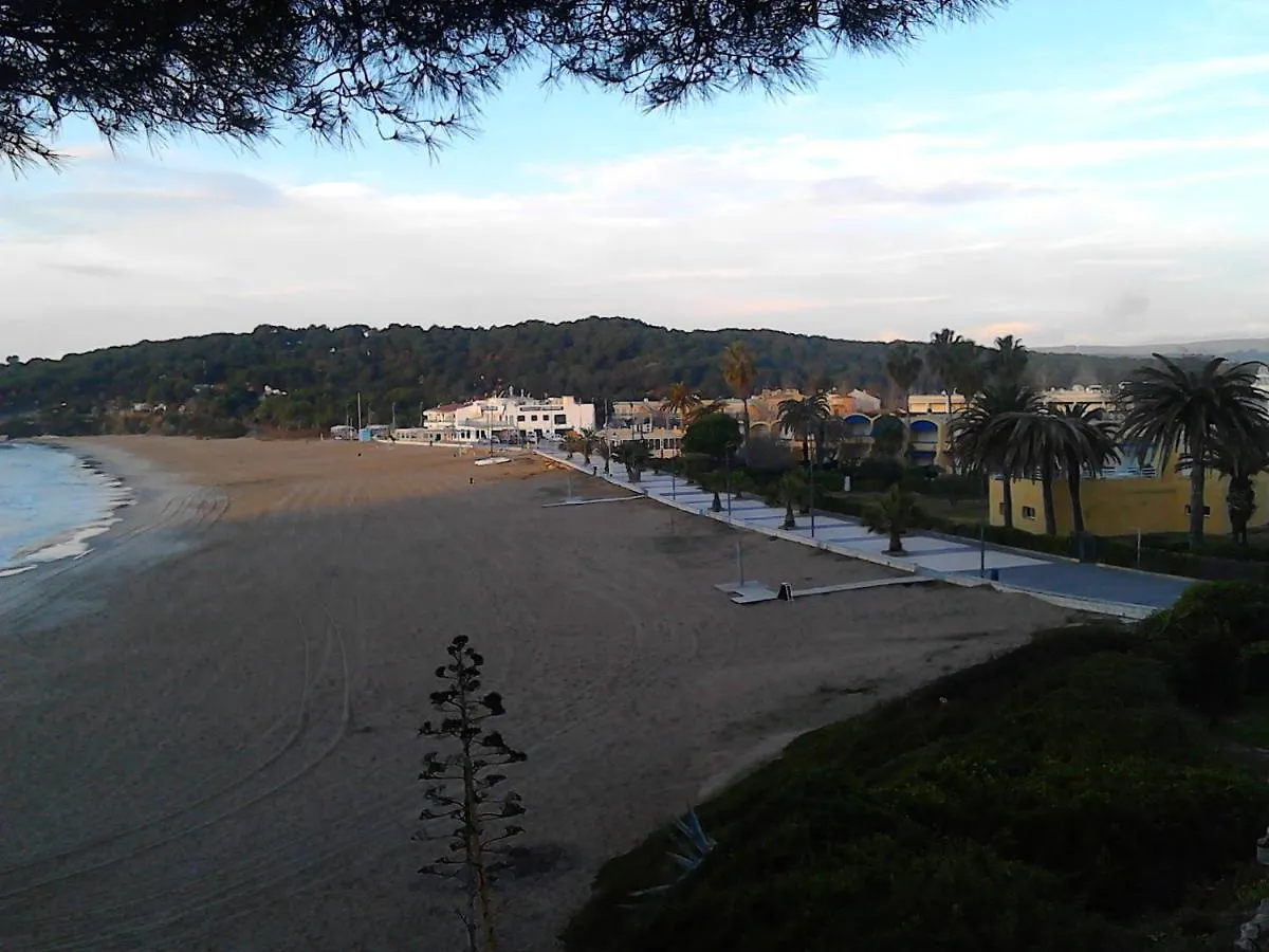 Gran terraza, jardín privado, piscina, playa cercana, wifi 300Mb, Netflix Apartamento Tarragona