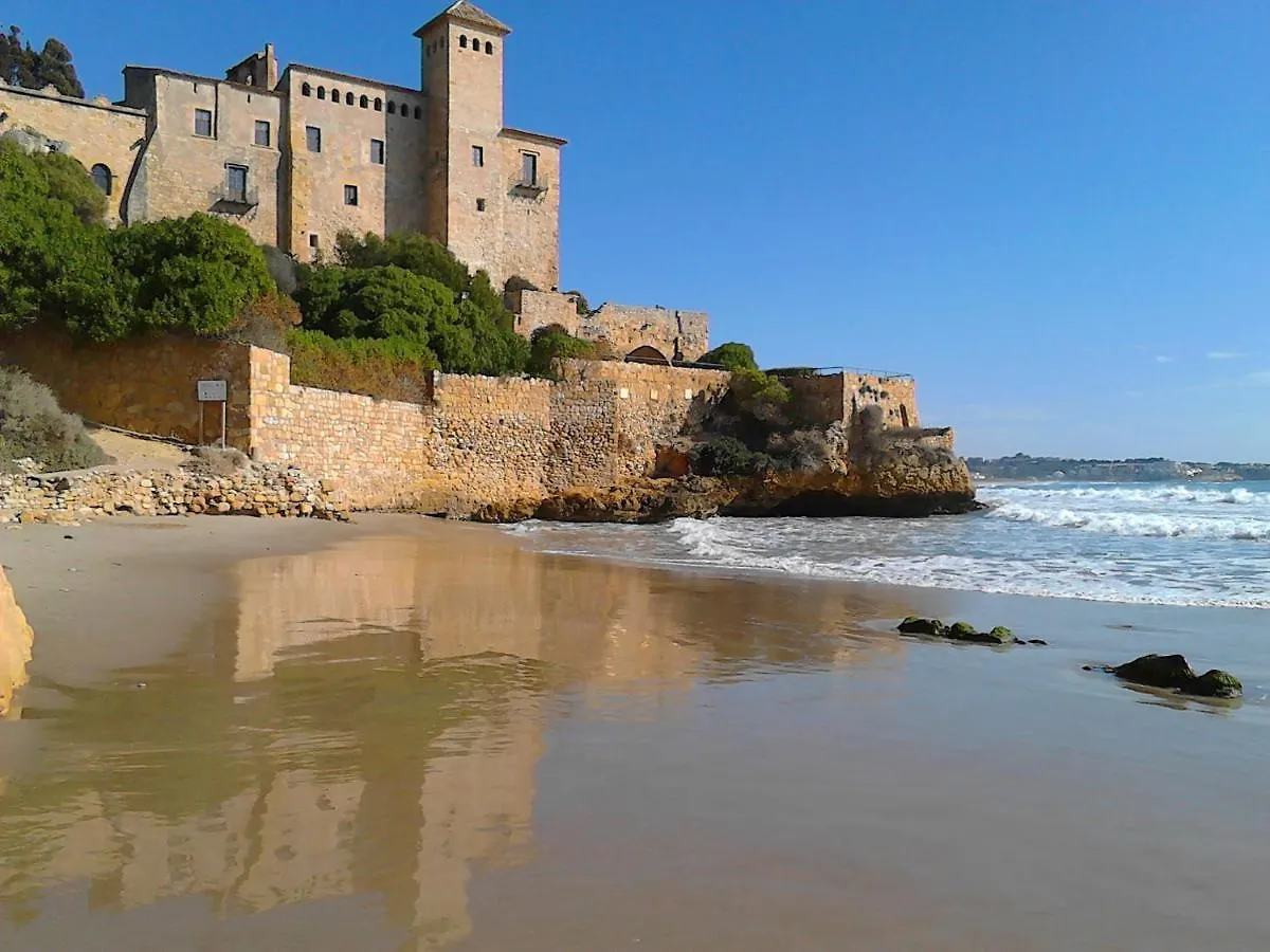 Gran terraza, jardín privado, piscina, playa cercana, wifi 300Mb, Netflix Apartamento Tarragona 0*,  España