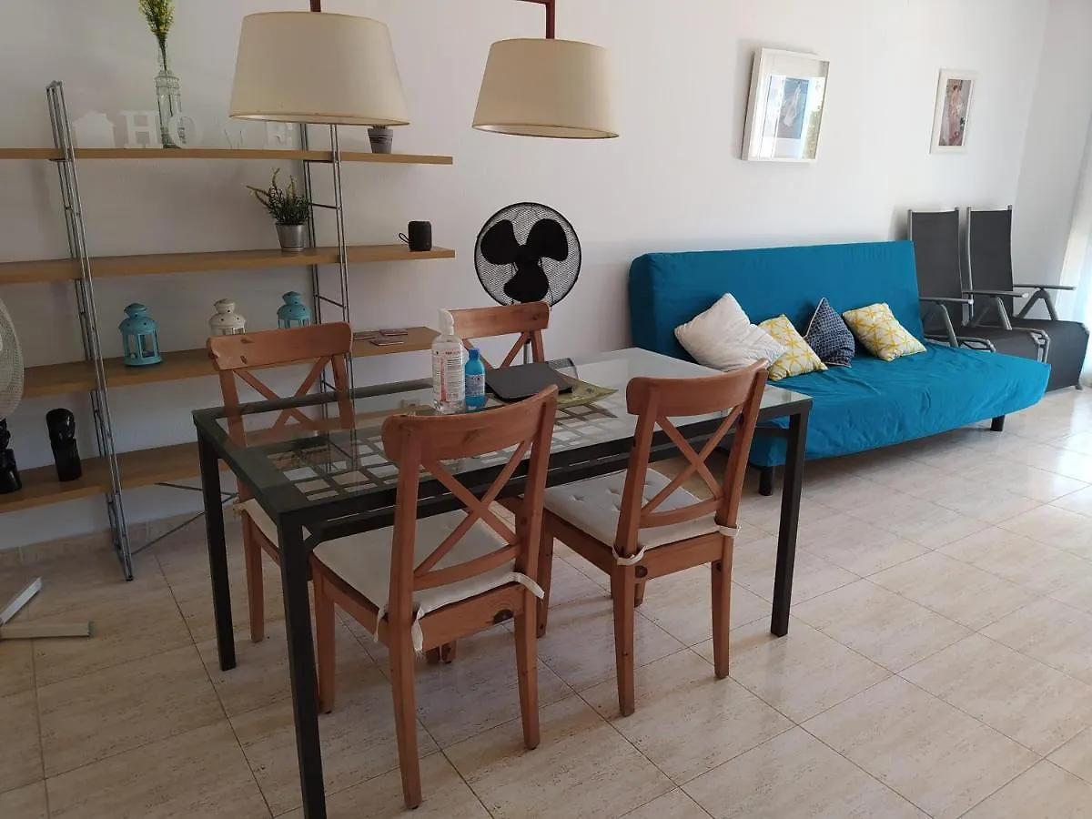 Gran terraza, jardín privado, piscina, playa cercana, wifi 300Mb, Netflix Apartamento Tarragona