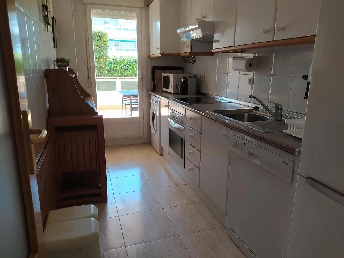 Gran terraza, jardín privado, piscina, playa cercana, wifi 300Mb, Netflix Apartamento Tarragona