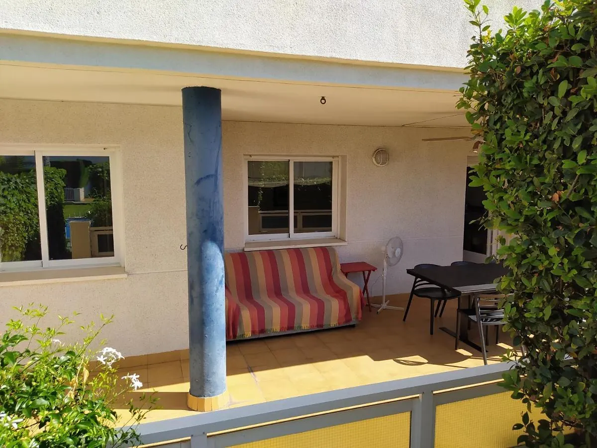 Gran terraza, jardín privado, piscina, playa cercana, wifi 300Mb, Netflix Apartamento Tarragona